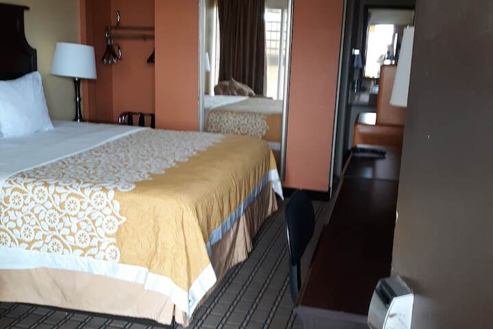 Room 63 of 80