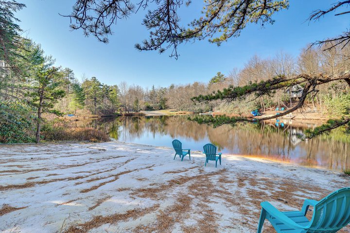 Near Skiing: Lakefront Gem w / Kayaks in Long Pond