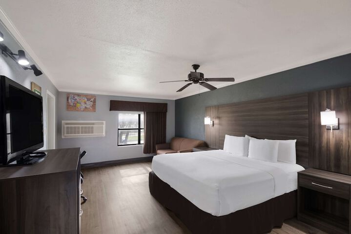 Room 30 of 36