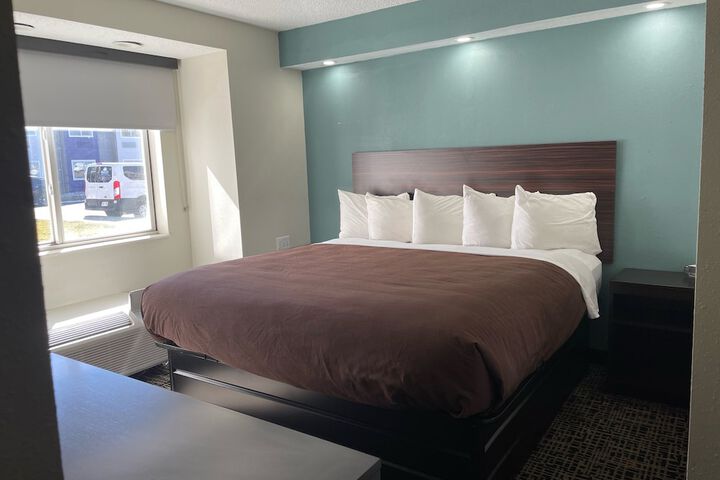 Room 15 of 36
