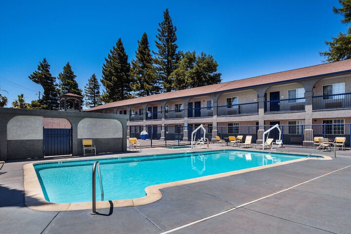 Pool 3 of 27