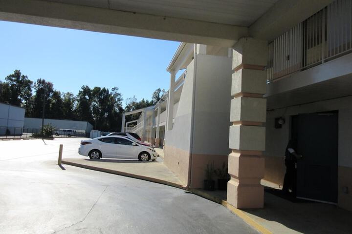 Property Grounds 38 of 38