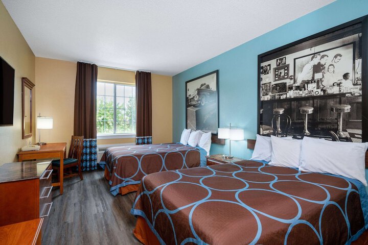 Super 8 by Wyndham Salisbury