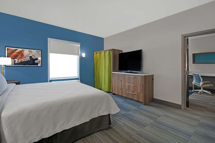 Room 32 of 53