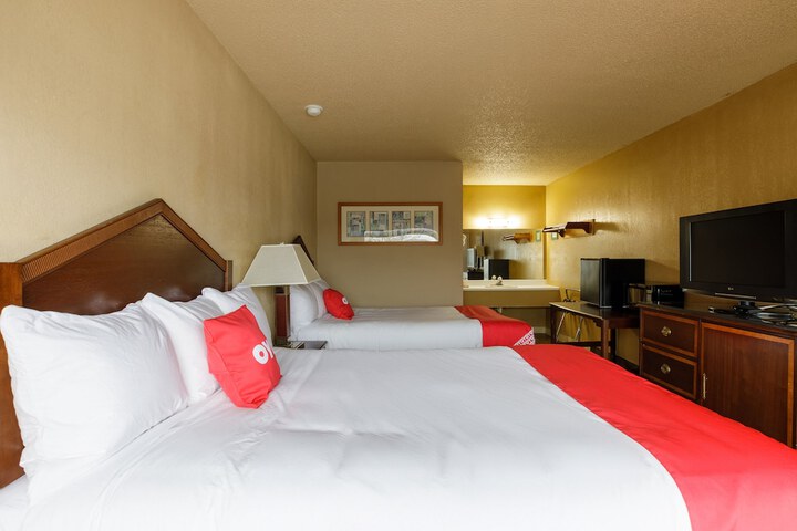 Room 12 of 28