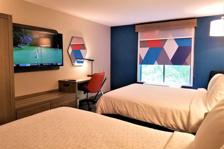 Room 28 of 46