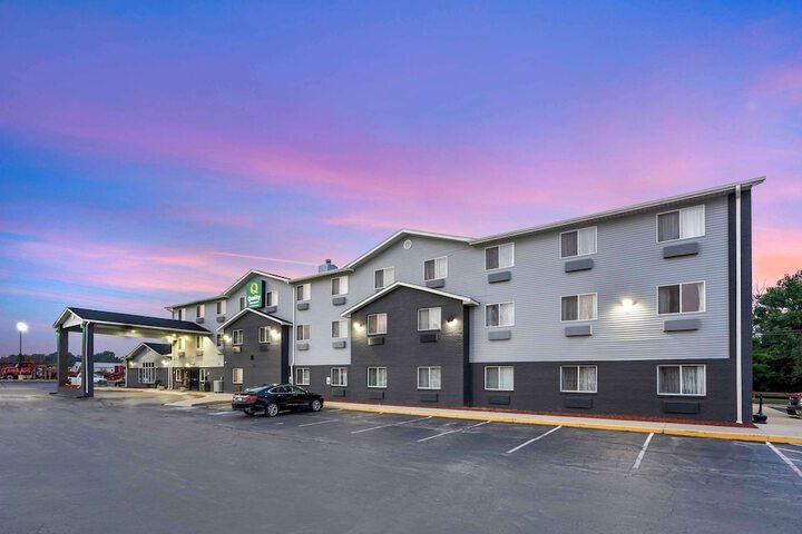 Hotel 11 of 77