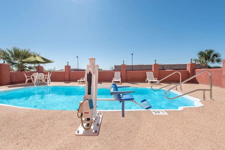 Pool 3 of 15