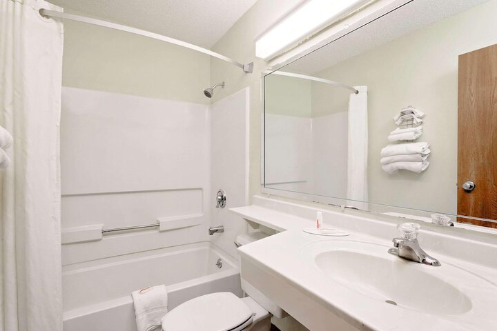 Room 6 of 23