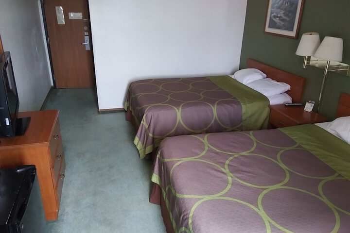 Room 10 of 25