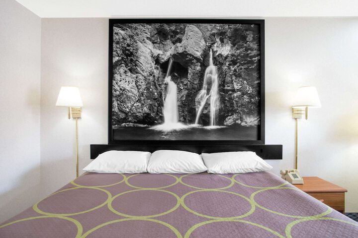 Room 37 of 48