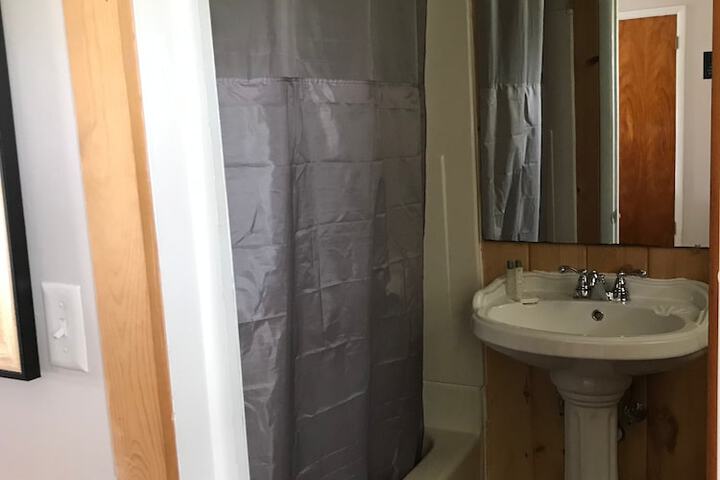 Room 11 of 32