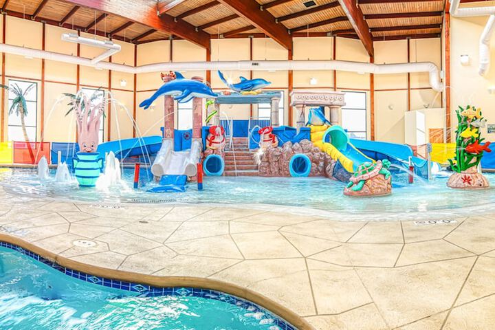 Grand Marquis Waterpark Hotel & Suites