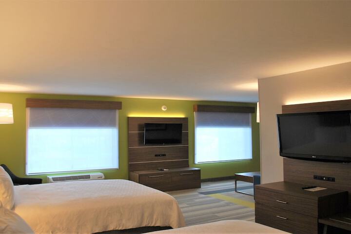 Holiday Inn Express Hotel & Suites Indianapolis North Carmel by IHG