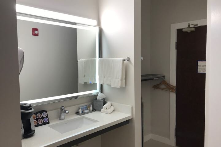 Room 47 of 68