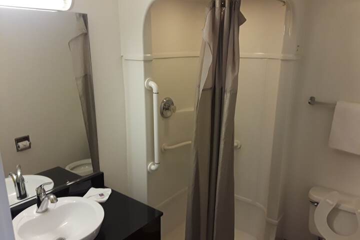 Room 30 of 43