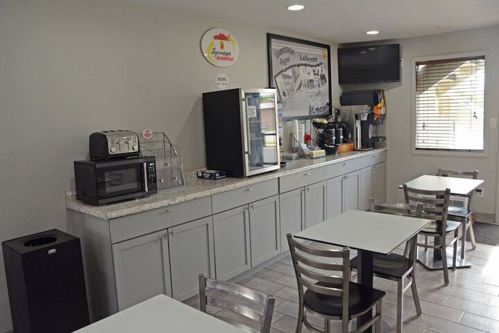 Super 8 by Wyndham Lafayette / Purdue Area