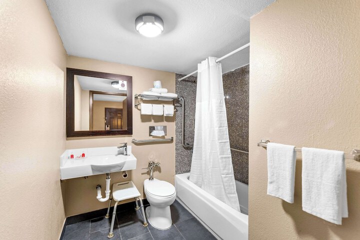 Room 20 of 34