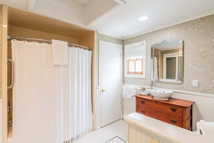 Westbrook Inn B & B