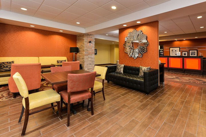 Hampton Inn Clinton IA