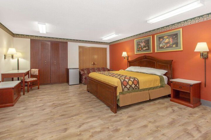 Room 13 of 17
