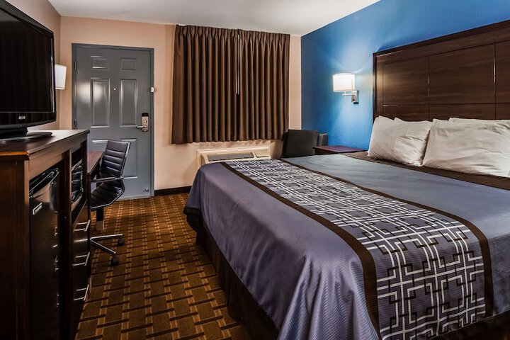 Room 16 of 27