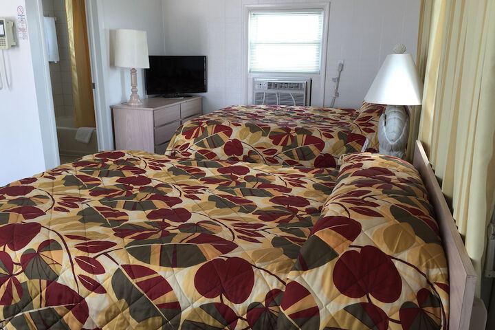 Room 11 of 32