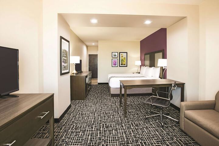 Room 28 of 47
