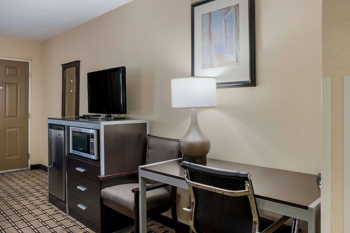 Room 9 of 24