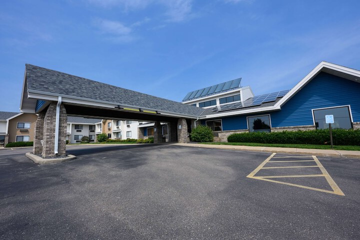 Hotel 9 of 72