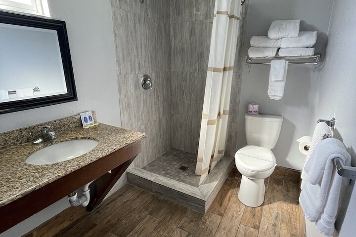 Room 12 of 36