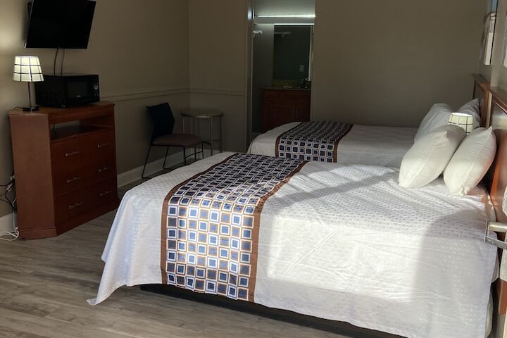 Room 8 of 17