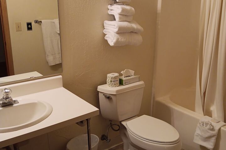Room 30 of 38
