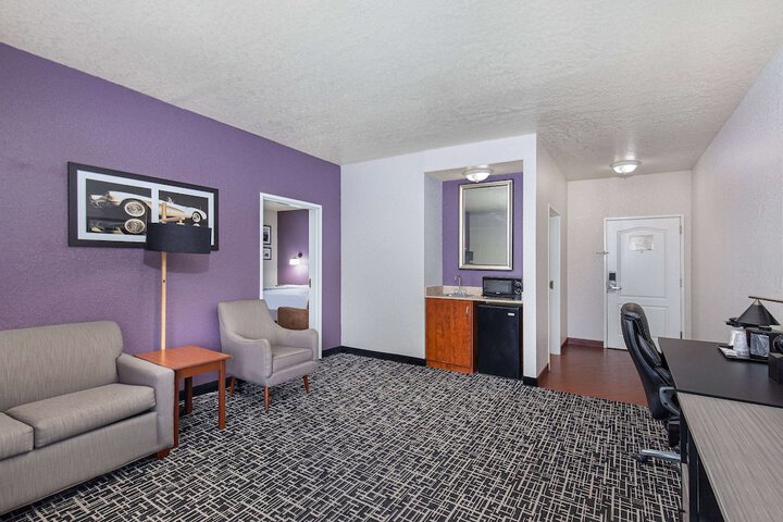 Room 51 of 73