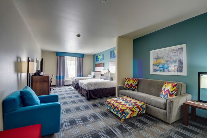 Room 13 of 32
