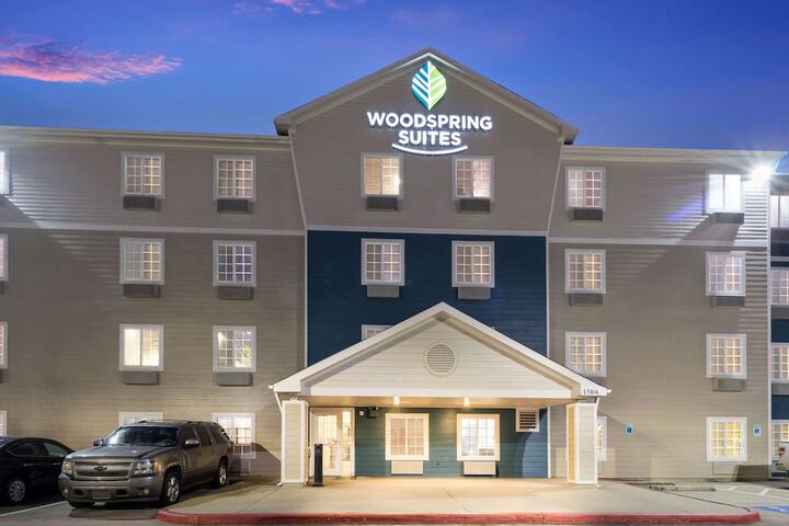 Hotel 2 of 32