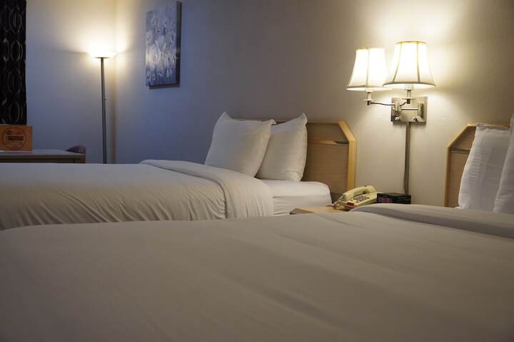 Timberland Inn & Suites