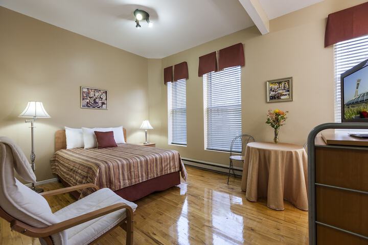 Room 52 of 62