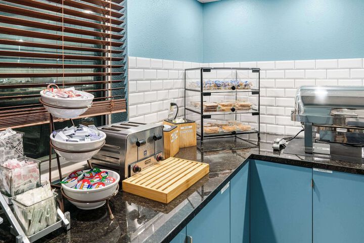 Country Inn & Suites by Radisson Brookings, SD
