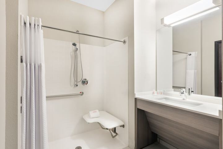 Room 8 of 29