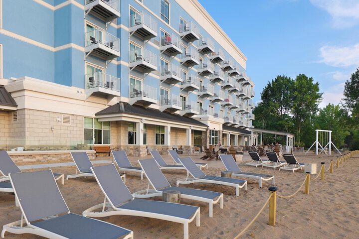 Hampton Inn & Suites Manistee Waterfront