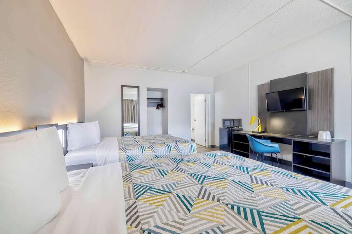 Room 27 of 29