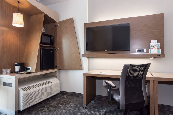 Room 7 of 24