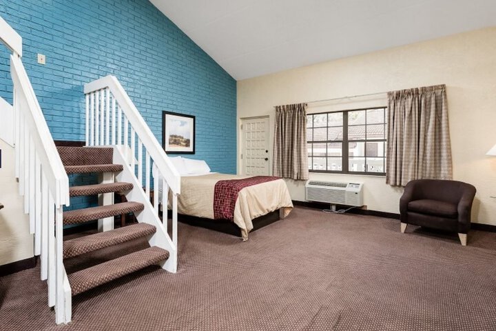 Room 7 of 40