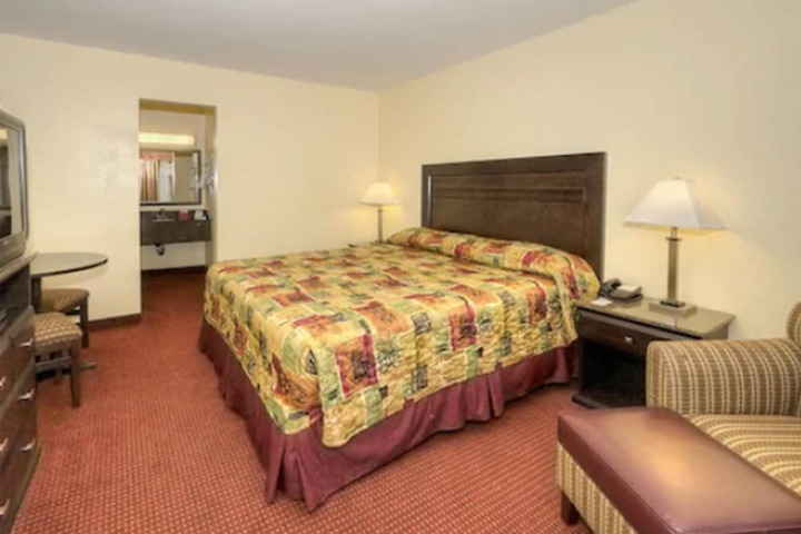 Room 16 of 17