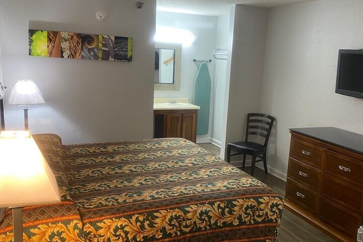 Room 8 of 15