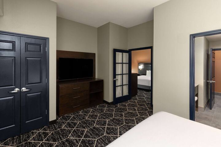 Room 17 of 42