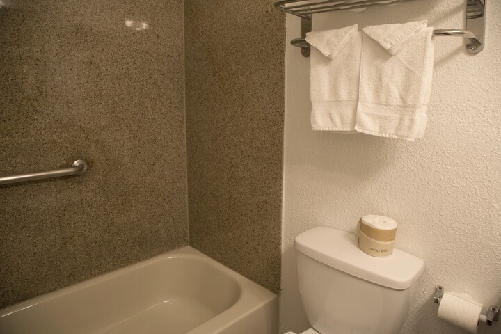 Room 13 of 35