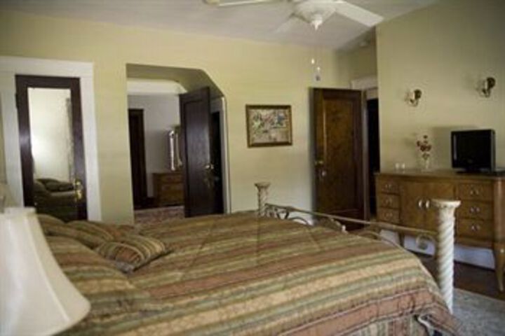 Simply Divine Bed and Breakfast