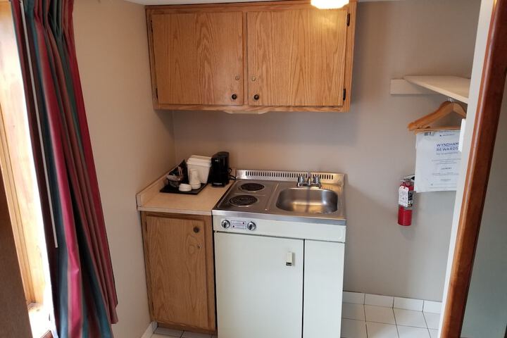 Room 11 of 26